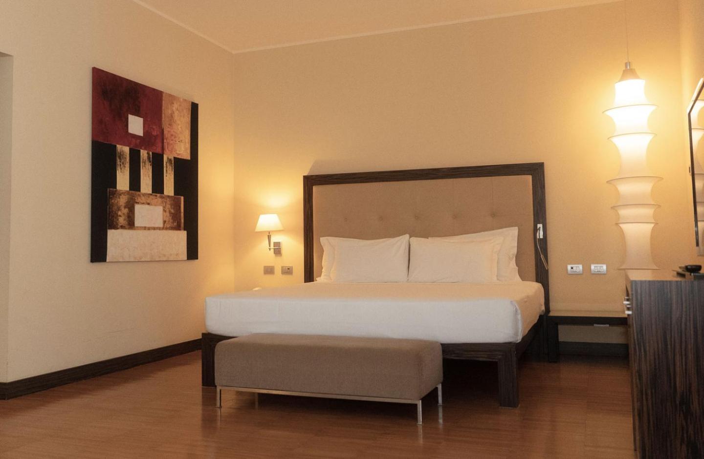 Hotel Cruise Montano Lucino Bagian luar foto